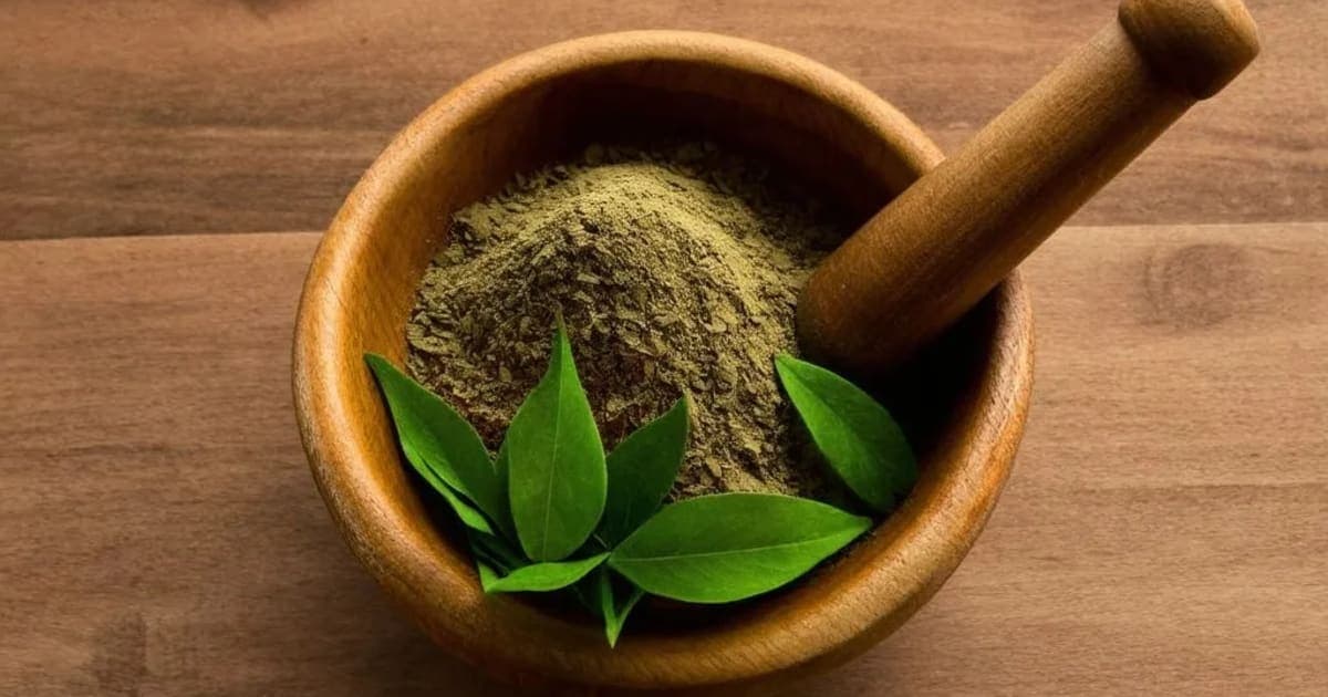 फाणित (गुड़ की चाशनी) — आयुर्वेदिक जड़ी-बूटी