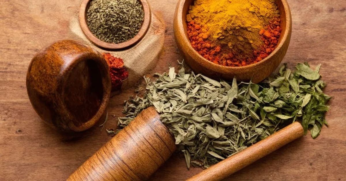 മഞ്ഞൾപ്പാൽ ഉണ്ടാക്കുന്ന ശരിയായ രീതിയും ആയുർവ്വേദ ഗുണങ്ങളും — ആയുർവേദ ഔഷധം