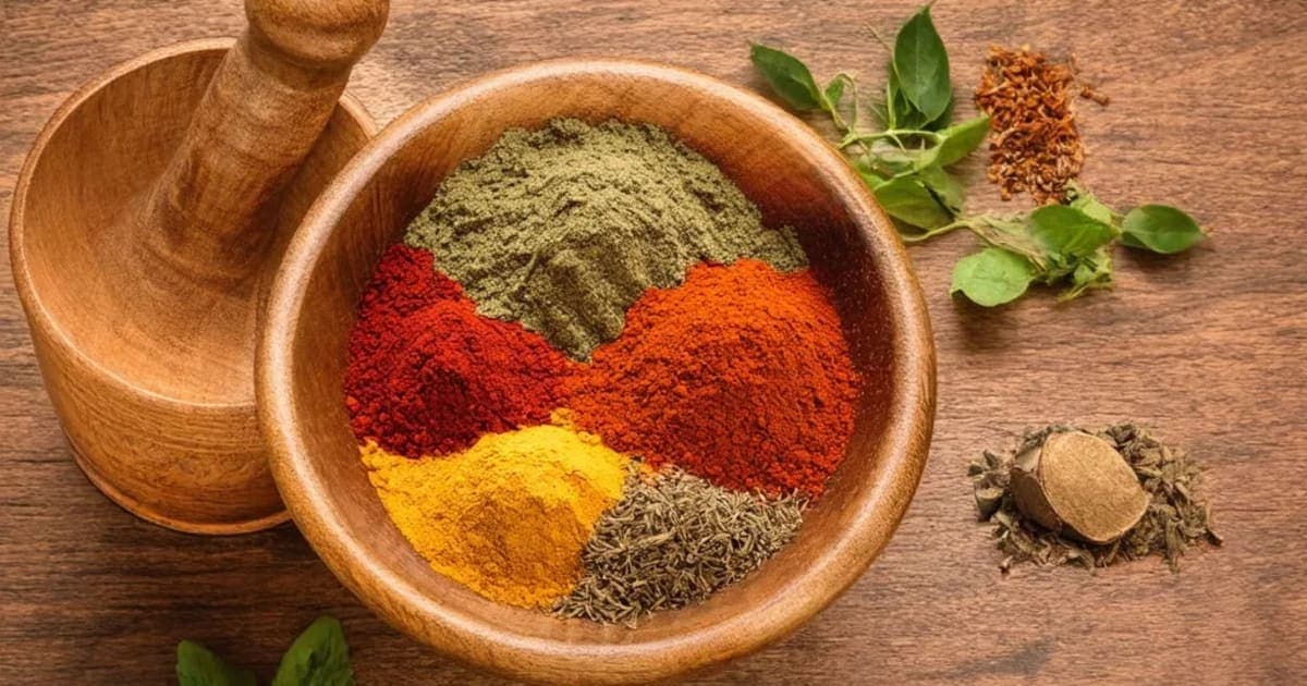 હલ્દી દૂધના ફાયદા — આયુર્વેદિક જડીબુટ્ટી